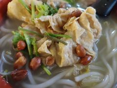 -明记砂煲美食(人民北路四十号大院店)
