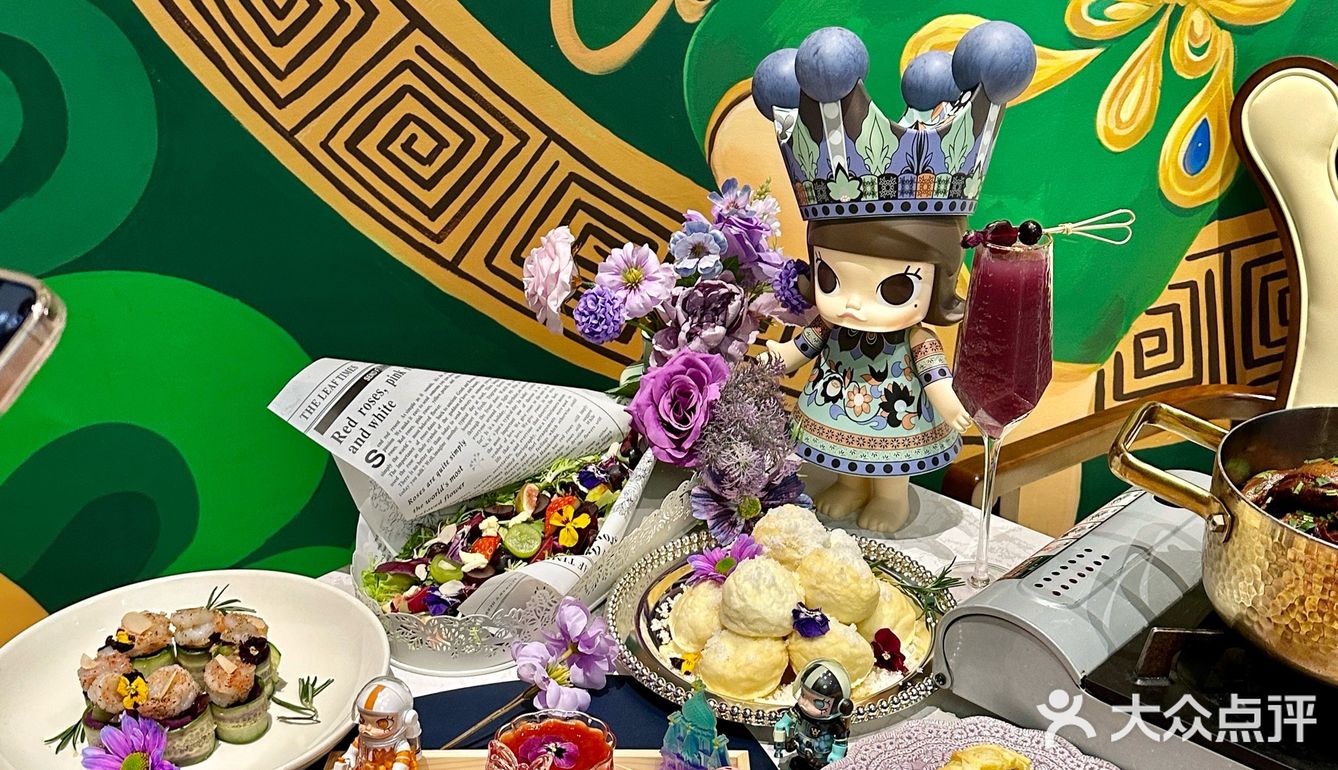 中央大街新开的公主餐厅！紫色主题巨巨巨美🥹🥹