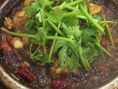 粉丝煲-八张桌子(老店)