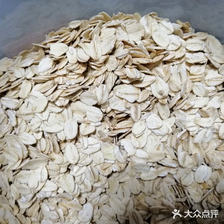 秋季的早餐，来一份润肠暖胃的～燕麦鸡蛋粥