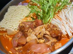 部队年糕鸡肉火锅-花腰餐吧Bistro烧烤 傣味(传媒大学店)