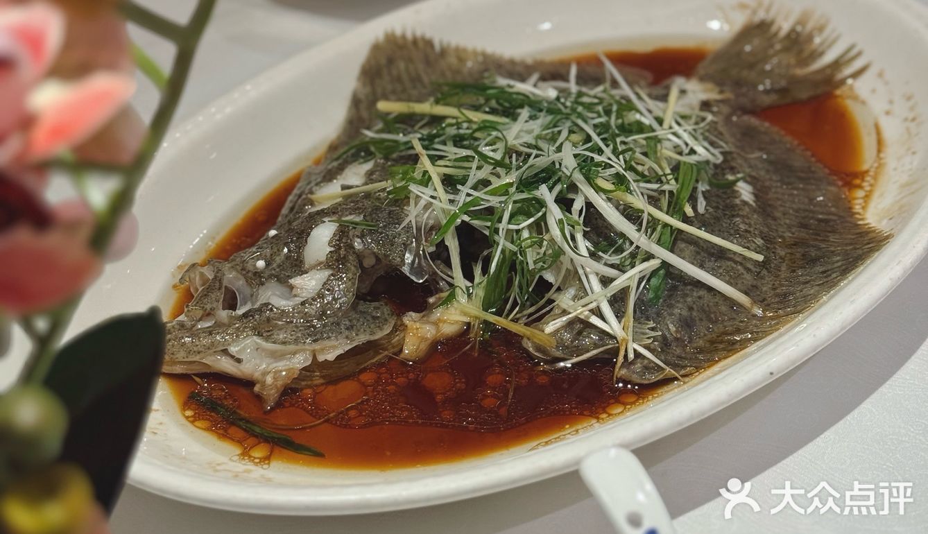 知粵賞味，以盤中風物，氤氳粵饌況味。