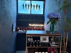 -Mark&Mars Restaurant