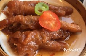 Stewed Chicken Feet with Peanuts