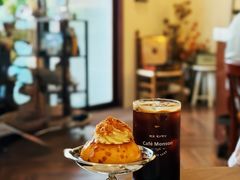 -Café Monson