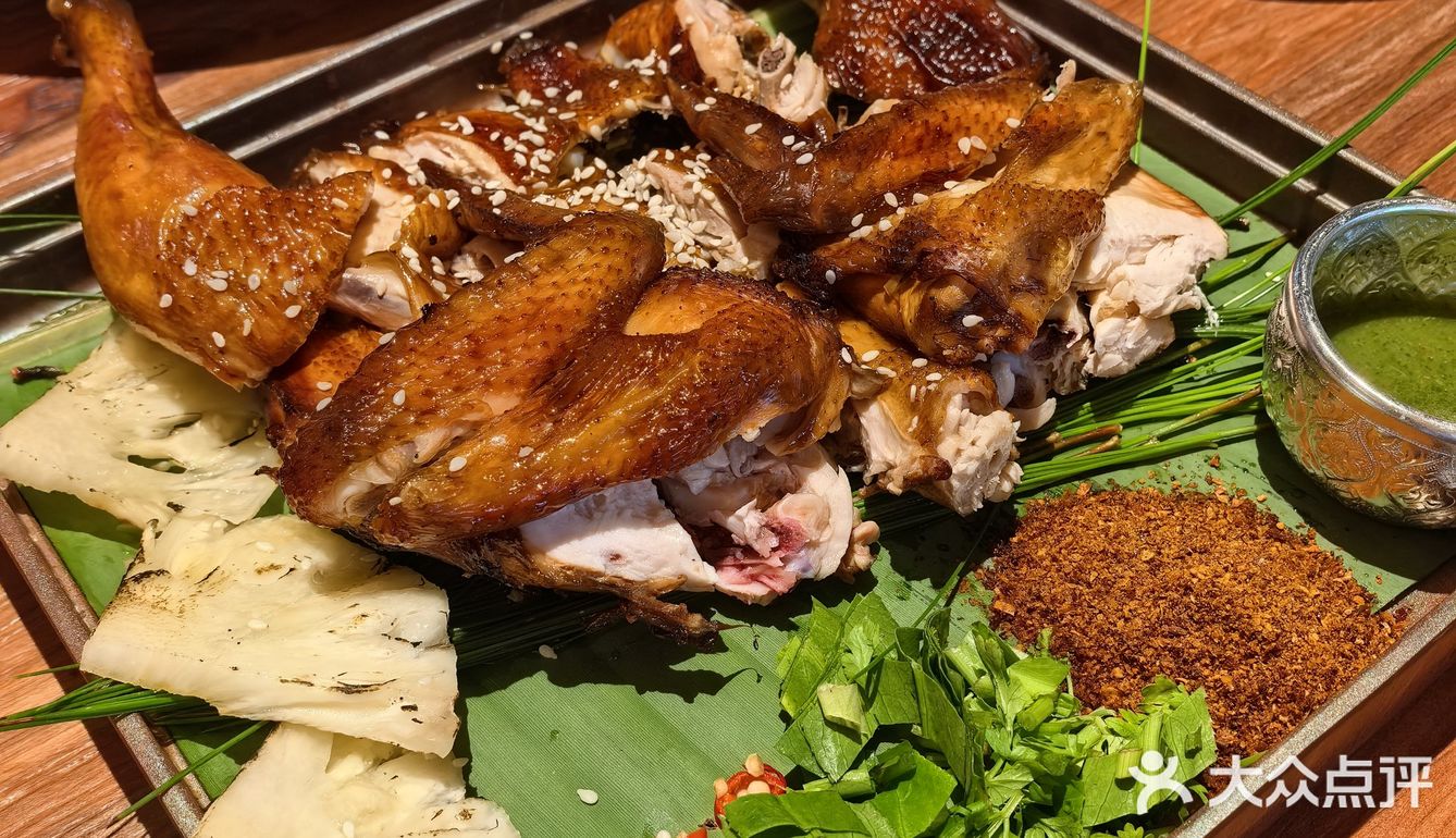 强推蜂蜜烤鸡和包烧野生菌！泡鲁达特别大一碗