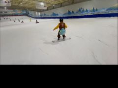 -乔波室内滑雪场