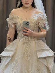 -衣贝姿婚纱礼服馆