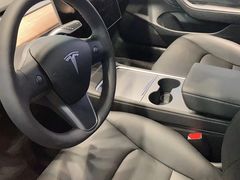 -TESLA 特斯拉(上海太古汇体验店)