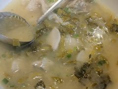 -严记小天府酸菜鱼(西四路店)