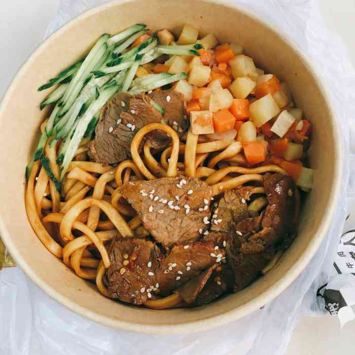 牛家人大碗牛肉面(嘉兴学院店)-"最近真的太喜欢吃面了牛家人的大碗素