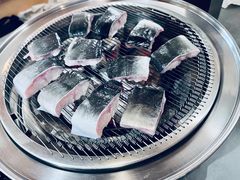 -围炉肉舍•炭烤活鳗•丹东海鲜烤肉(步行街店)