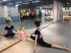 -深舞形体民族舞蹈工作室