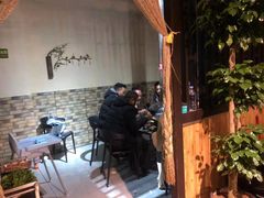 等位区-胡四哥特色火盆烧烤(总店)
