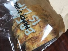 核桃芝士麦法包-PAPER STONE BAKERY(天环店)