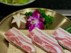 -臻牛烤肉