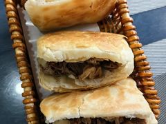 -李春秋驴肉火烧总店