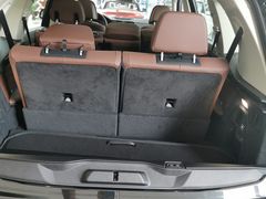 -上海宝信宝马4S店