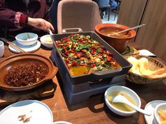 湖南腊鲢鱼-有红鸡毛店·川菜(建设路店)