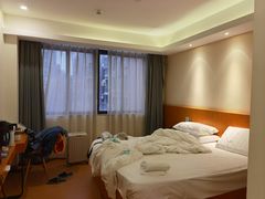 -希岸·轻雅酒店(广州白鹅潭艺术中心花地湾地铁站店)