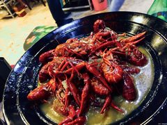 -虾弄弄海派小龙虾·牛羊蝎子火锅