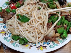 -歹歹的加个面过油肉拌面