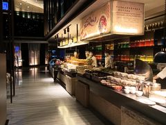 自助取餐区-唐拉雅秀酒店-西锦汇空中BBQ·思创餐厅