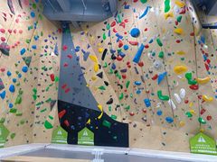 -ROCKPLUS攀岩馆(环宇城店)