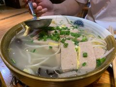 自贡粑粑肉-自贡盐帮菜·玩辣餐厅(樱花园西街店)