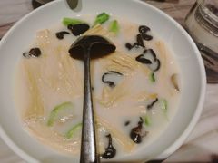 浓汤胜瓜煮鲜腐竹-汤城小厨•粤菜•靓汤(西直门凯德MALL店)