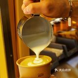 深圳shou辆麦咖啡快闪车