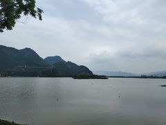 -英德宝晶宫天鹅湖茶语温泉