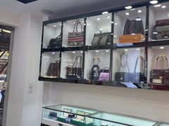 -恒一珠宝·回收黄金钻石奢侈品(灵岩南路店)