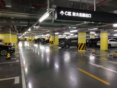 -白玉兰广场停车场