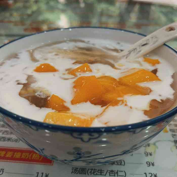 兰芳园糖水店-"去吃完向群老店饭局,行两步就来到这家糖水.