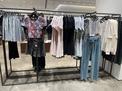 -URBAN REVIVO(上海中庚漫游城店)