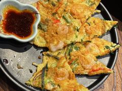 海鲜葱饼-明洞阿姨·韩式酱蟹烤肉·创意料理(三元桥店)