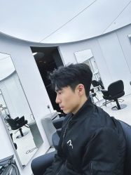 -一家只做男发烫染的店