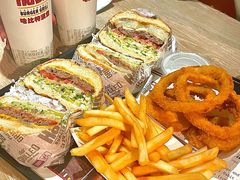 -The Habit Burger Grill 哈比特汉堡(复兴soho店)