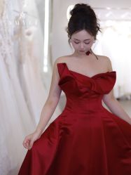 -艾米丽婚纱礼服