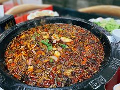 -烧哥美蛙肥肠鱼火锅·十五年社区店