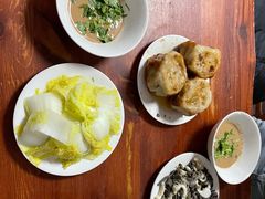 拌白菜-宝瑞门钉肉饼店