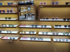 -罗伯特眼镜·蔡司官方授权(罗湖国贸店)