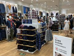 -优衣库(银川新华百货CCMall店)