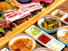 -明洞阿姨·韩式酱蟹烤肉·创意料理(三元桥店)