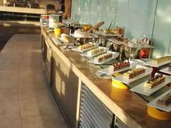 自助取餐区-华强广场酒店-椰香高空自助餐厅