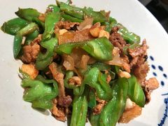 辣椒炒肉-鸽子侯·家宴·平价海鲜(市图书馆店)