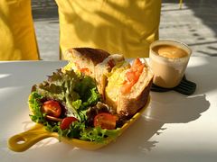 Xiong柿鸡蛋三明治-五进制 Coffee Shop