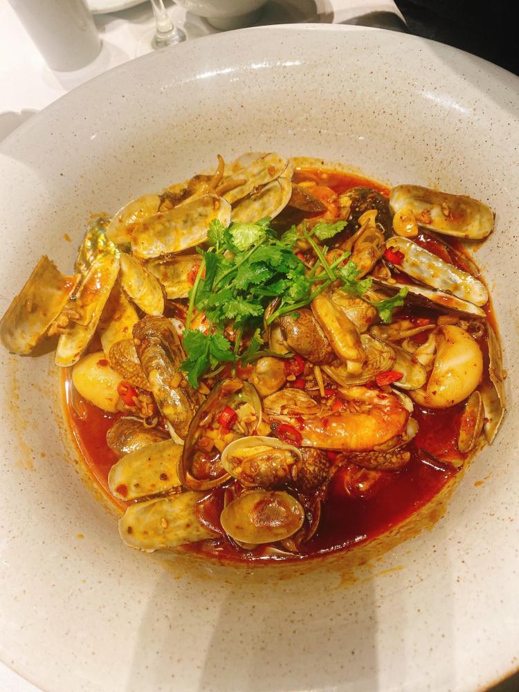 土菜王(红谷滩店)-"装修仿旧时风格～很大气的土家菜还蛮喜欢.