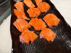 -钱小奴海鲜自助黑金店(杭州滨江龙湖店)